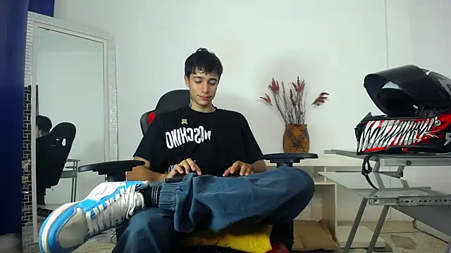 Snapshot of Zacktk7 chatting on 01/21/25, 08:32 Zacktk7 online show from 01/21/25, 08:32