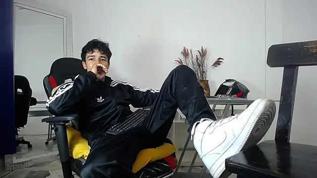 Snapshot of Zacktk7 chatting on 01/22/25, 10:59 Zacktk7 online show from 01/22/25, 10:59