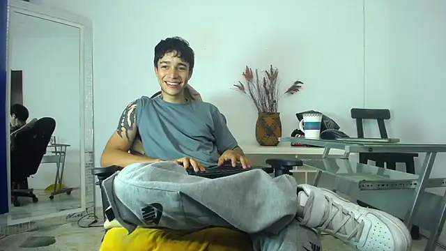 Snapshot of Zacktk7 chatting on 01/23/25, 09:07 Zacktk7 online show from 01/23/25, 09:07