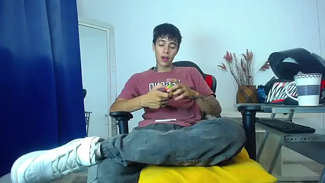 Snapshot of Zacktk7 chatting on 01/27/25, 02:02 Zacktk7 online show from 01/27/25, 02:02