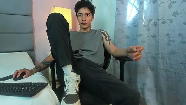 Snapshot of Zacktk7 chatting on 01/29/25, 02:32 Zacktk7 online show from 01/29/25, 02:32