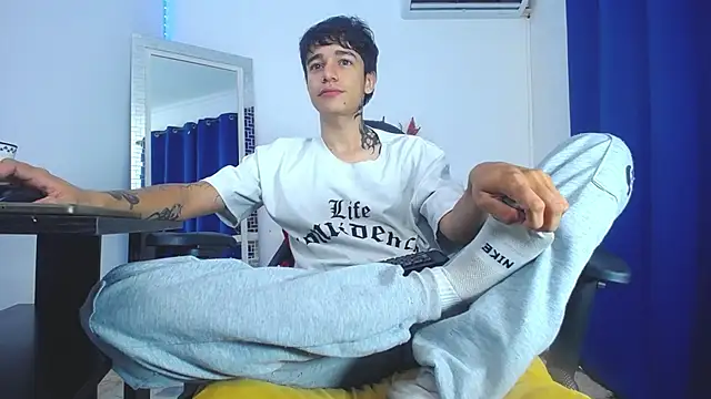 Snapshot of Zacktk7 chatting on 02/01/25, 05:05 Zacktk7 online show from 02/01/25, 05:05