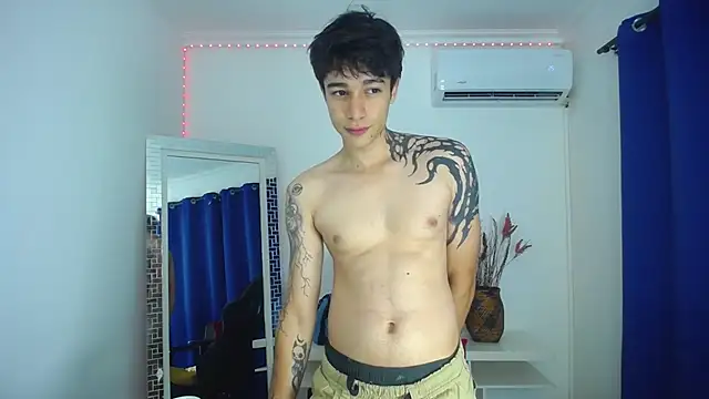 Snapshot of Zacktk7 chatting on 02/05/25, 11:39 Zacktk7 online show from 02/05/25, 11:39