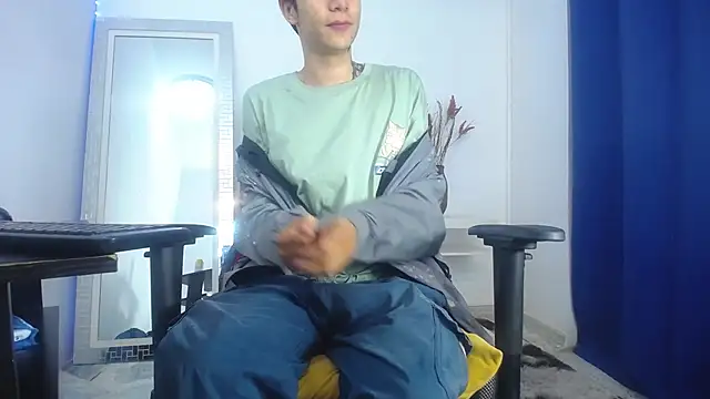 Snapshot of Zacktk7 chatting on 02/07/25, 09:15 Zacktk7 online show from 02/07/25, 09:15