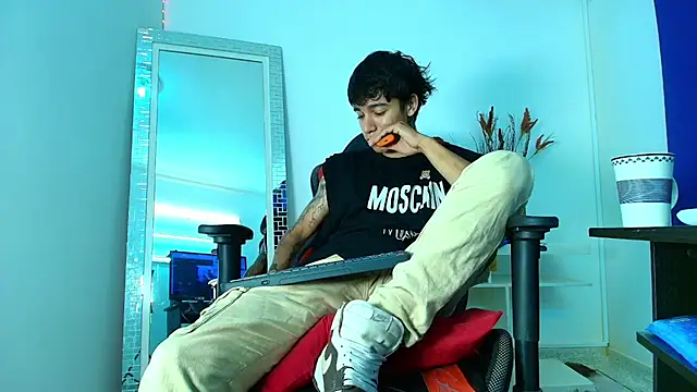 Snapshot of Zacktk7 chatting on 02/10/25, 08:00 Zacktk7 online show from 02/10/25, 08:00