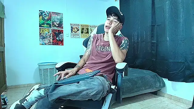 Snapshot of Zacktk7 chatting on 02/13/25, 03:14 Zacktk7 online show from 02/13/25, 03:14