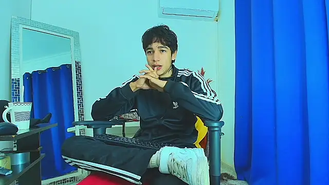 Snapshot of Zacktk7 chatting on 02/19/25, 11:36 Zacktk7 online show from 02/19/25, 11:36