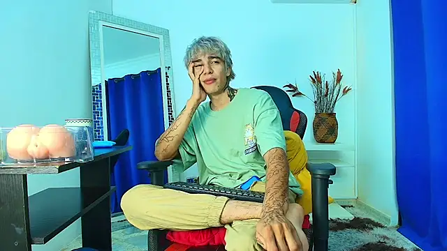 Snapshot of Zacktk7 chatting on 02/28/25, 11:12 Zacktk7 online show from 02/28/25, 11:12