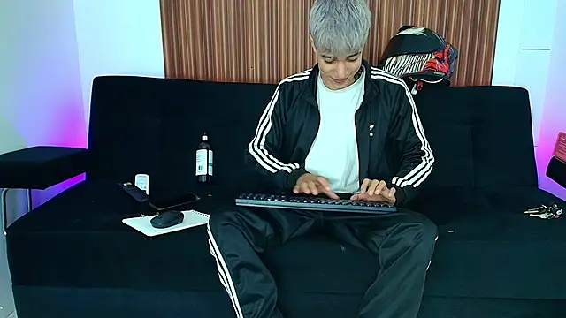 Snapshot of Zacktk7 chatting on 03/07/25, 11:05 Zacktk7 online show from 03/07/25, 11:05