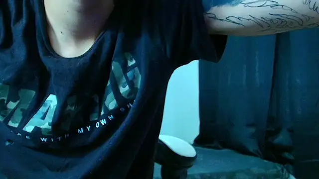 Snapshot of Zacktk7 chatting on 03/08/25, 12:30 Zacktk7 online show from 03/08/25, 12:30