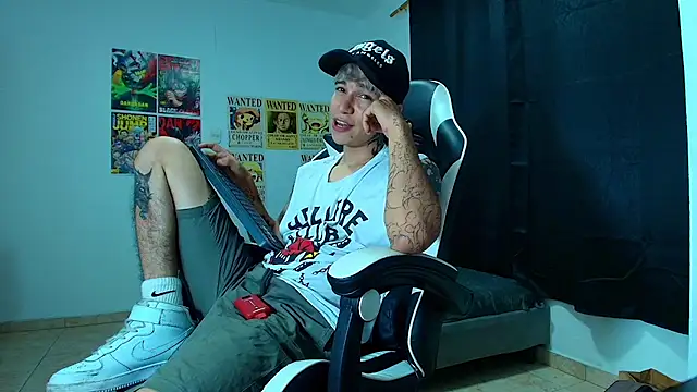 Snapshot of Zacktk7 chatting on 03/14/25, 04:43 Zacktk7 online show from 03/14/25, 04:43