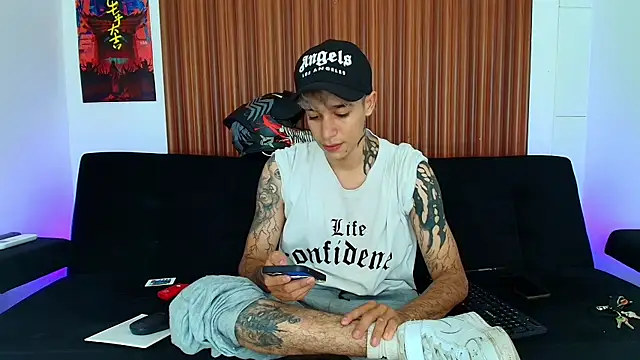 Snapshot of Zacktk7 chatting on 03/15/25, 07:05 Zacktk7 online show from 03/15/25, 07:05