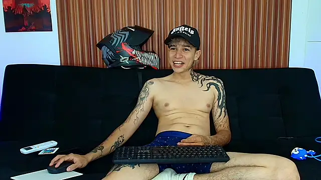 Snapshot of Zacktk7 chatting on 03/15/25, 10:11 Zacktk7 online show from 03/15/25, 10:11