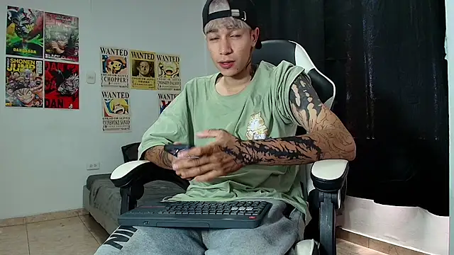 Snapshot of Zacktk7 chatting on 03/17/25, 06:32 Zacktk7 online show from 03/17/25, 06:32