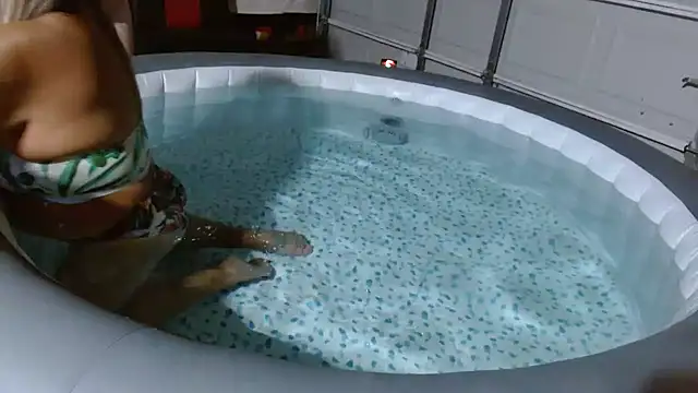 Snapshot of 69vivian chatting on 01/18/25, 01:41 69vivian online show from 01/18/25, 01:41