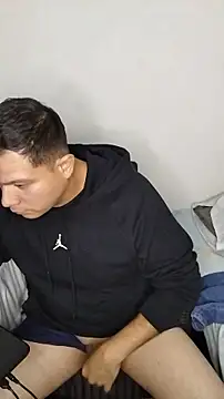 Snapshot of miketripi420 chatting on 02/01/26, 05:39 miketripi420 online show from 02/01/26, 05:39