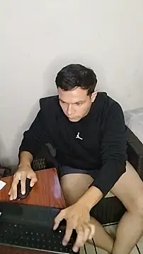 Snapshot of miketripi420 chatting on 04/03/26, 11:52 miketripi420 online show from 04/03/26, 11:52