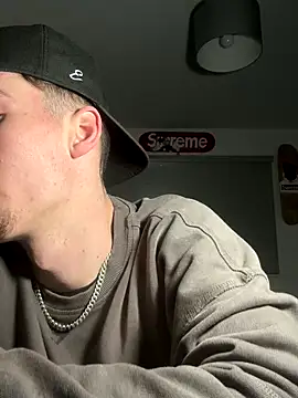 MikesWood21 online show from 12/03/24, 02:25