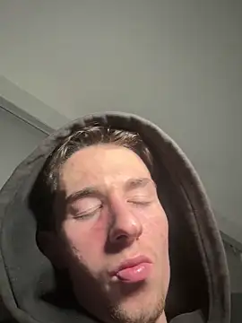 MikesWood21 online show from 02/05/25, 04:06