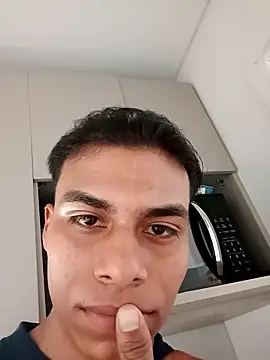 Snapshot of Santiago_2001 chatting on 10/27/25, 04:22 Santiago 2001 online show from 10/27/25, 04:22