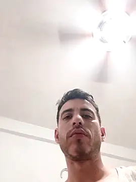 jhonyhot9292 online show from 03/03/26, 07:47