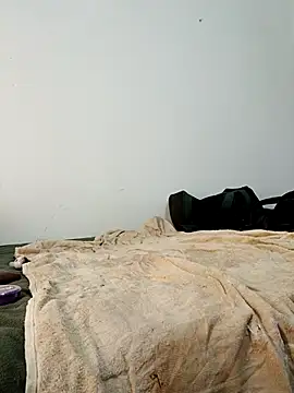 jhonyhot9292 online show from 04/04/26, 11:46