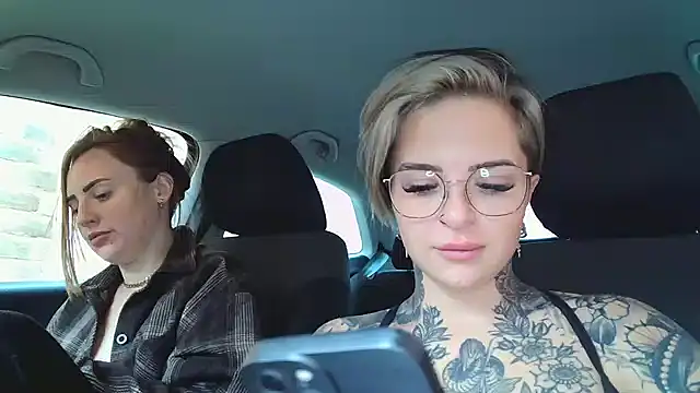 Snapshot of Alexandersonxo chatting on 12/21/24, 01:10 Alexandersonxo online show from 12/21/24, 01:10