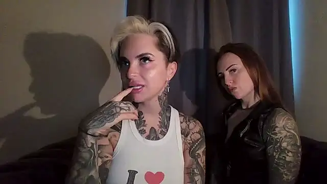 Snapshot of Alexandersonxo chatting on 01/17/26, 08:52 Alexandersonxo online show from 01/17/26, 08:52