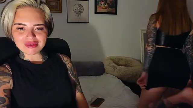 Snapshot of Alexandersonxo chatting on 06/22/26, 08:17 Alexandersonxo online show from 06/22/26, 08:17