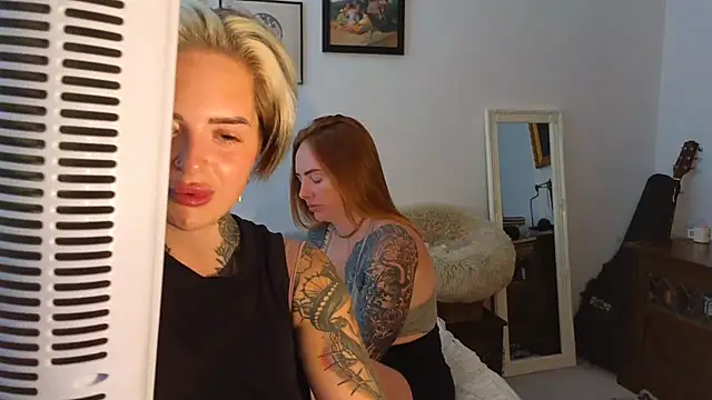 Snapshot of Alexandersonxo chatting on 06/27/26, 02:01 Alexandersonxo online show from 06/27/26, 02:01