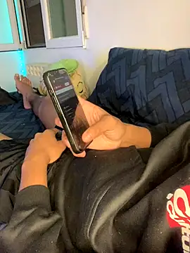 Ryan-hot online show from 10/12/25, 08:19