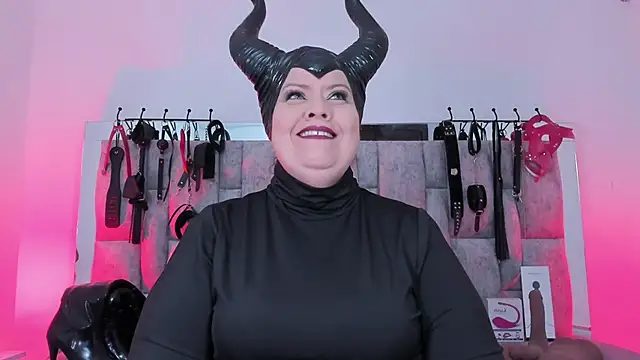 vanessa moka online show from 10/12/25, 12:26