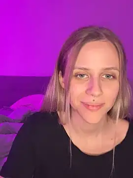 lunawolf21 online show from 12/12/24, 07:30