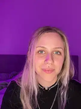 lunawolf21 online show from 02/15/25, 06:33