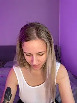 lunawolf21 online show from 11/14/25, 07:29