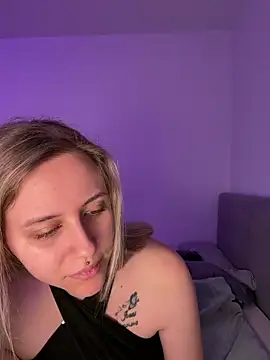 lunawolf21 online show from 03/02/26, 07:48