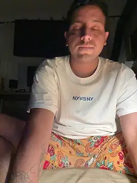 Snapshot of TacosSenpai chatting on 10/04/25, 05:05 TacosSenpai online show from 10/04/25, 05:05