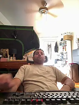 Snapshot of TacosSenpai chatting on 10/06/25, 04:21 TacosSenpai online show from 10/06/25, 04:21