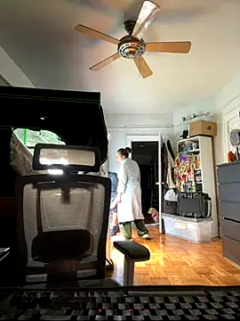 Snapshot of TacosSenpai chatting on 10/10/25, 05:06 TacosSenpai online show from 10/10/25, 05:06