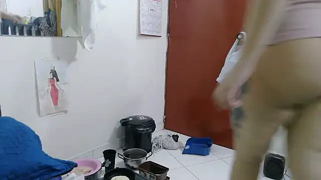 luxandracon23 online show from 03/27/26, 01:44