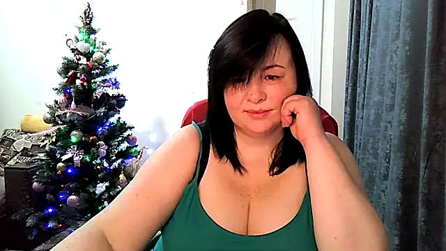 EmiliaLooo online show from 01/08/26, 03:42