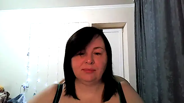 EmiliaLooo online show from 03/10/26, 04:06