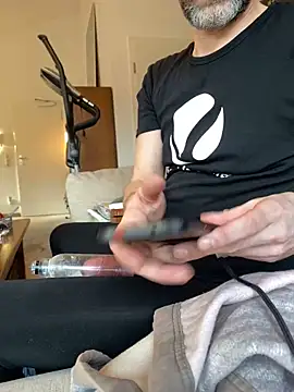 Snapshot of Gilgamesch1704 chatting on 01/29/25, 02:53 Gilgamesch1704 online show from 01/29/25, 02:53