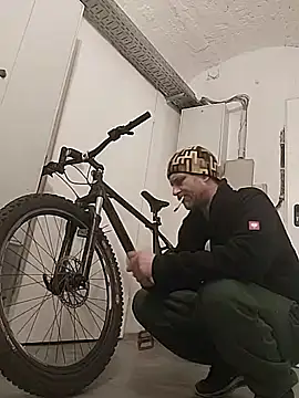 Snapshot of Gilgamesch1704 chatting on 02/09/25, 04:50 Gilgamesch1704 online show from 02/09/25, 04:50