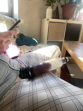 Snapshot of Gilgamesch1704 chatting on 02/18/25, 09:43 Gilgamesch1704 online show from 02/18/25, 09:43