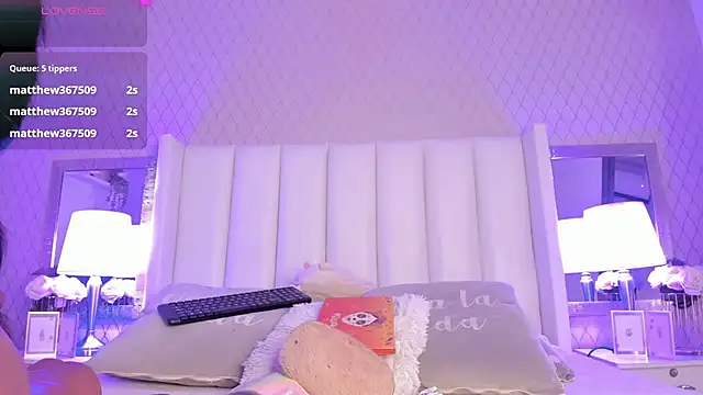 SophiaSmiiths  online show from 02/26/25, 08:00