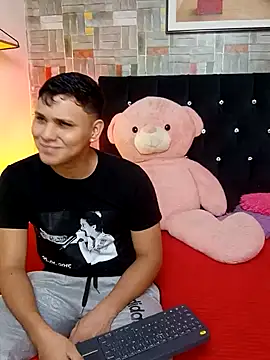 couple lovelyds online show from 02/04/25, 12:55