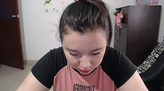 Snapshot of allison_11p chatting on 12/18/24, 03:11 allison 11p online show from 12/18/24, 03:11