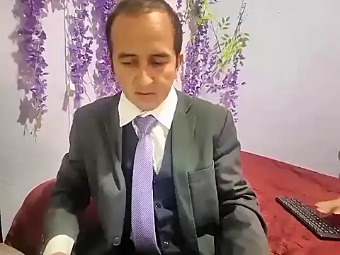 Snapshot of yazforeSolo chatting on 10/09/25, 02:37 yazforeSolo online show from 10/09/25, 02:37