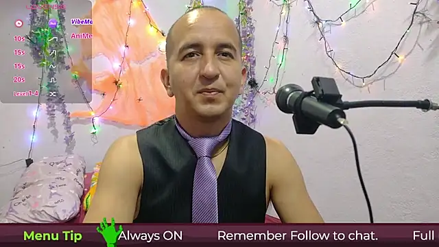 Snapshot of yazforeSolo chatting on 10/12/25, 02:16 yazforeSolo online show from 10/12/25, 02:16